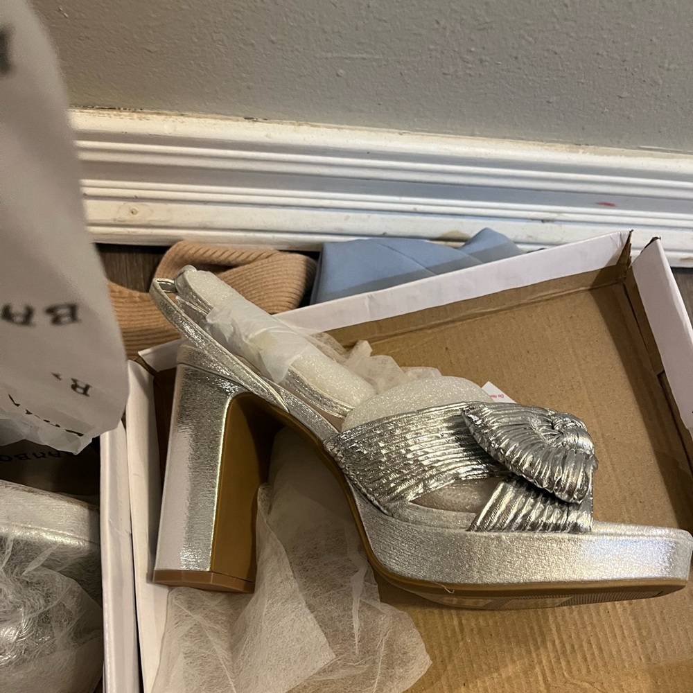 Bamboo silver heels sz 9 new in box from a boutique